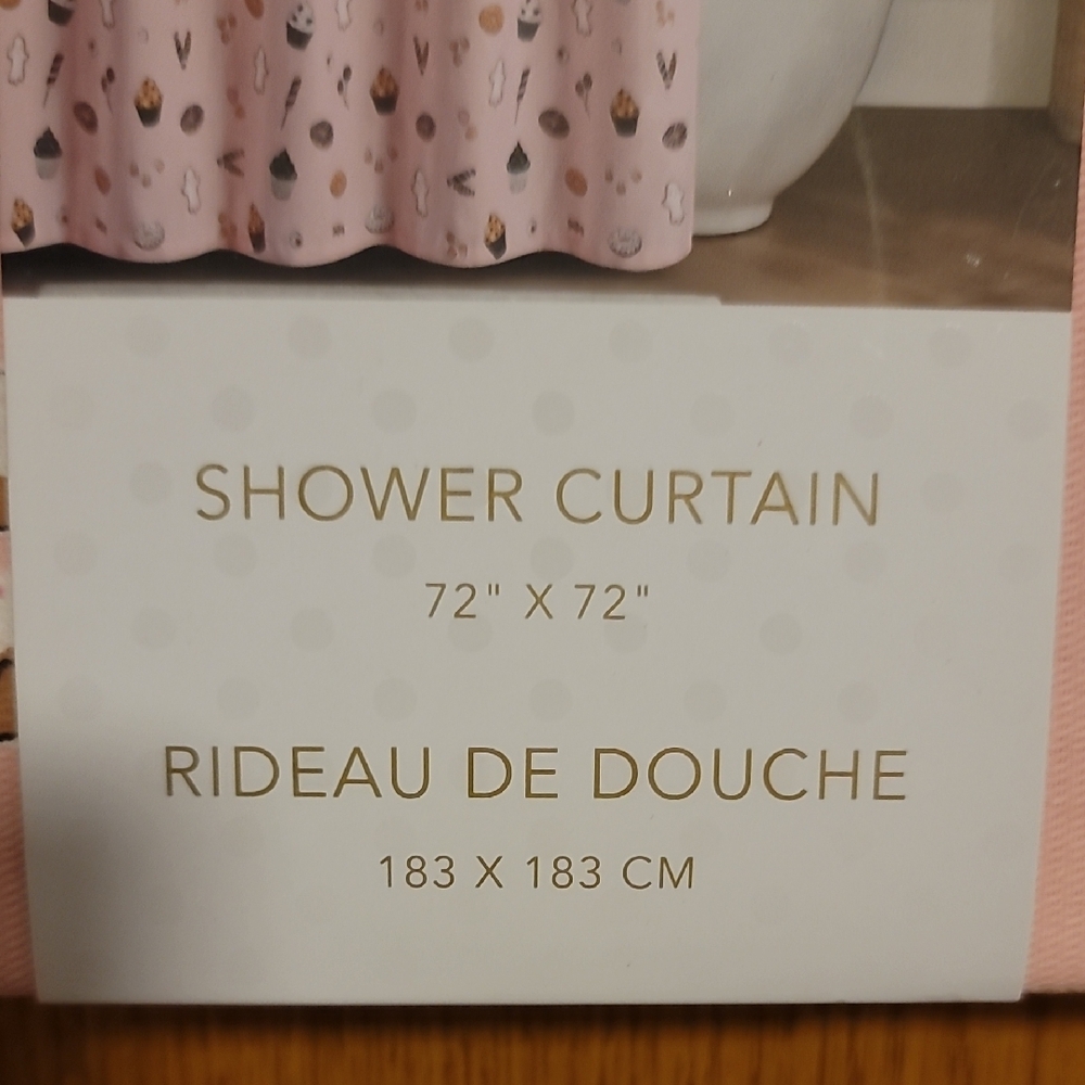 Isaac Mizrahi Pink Candy Design Shower Curtain - Picture 3 of 4